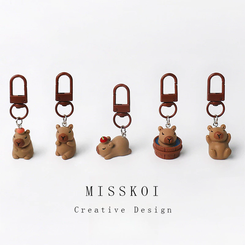 MISSKOI การ์ตูนชุดสีกาแฟ Kapibara พวงกุญแจ Creative Sweet กระเป๋าเป้สะพายหลังจี้