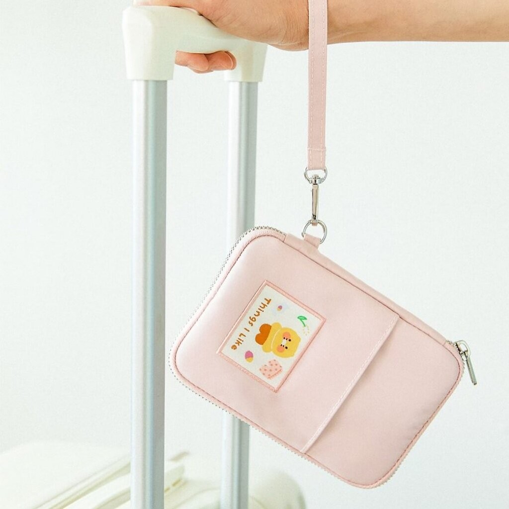🌸พร้อมส่ง KAKAO FRIENDS Multi Passport Wallet Choonsik กระเป๋าอเนกประสงค์ ใส่พาสปอร์ต การ์ด ตั๋ว