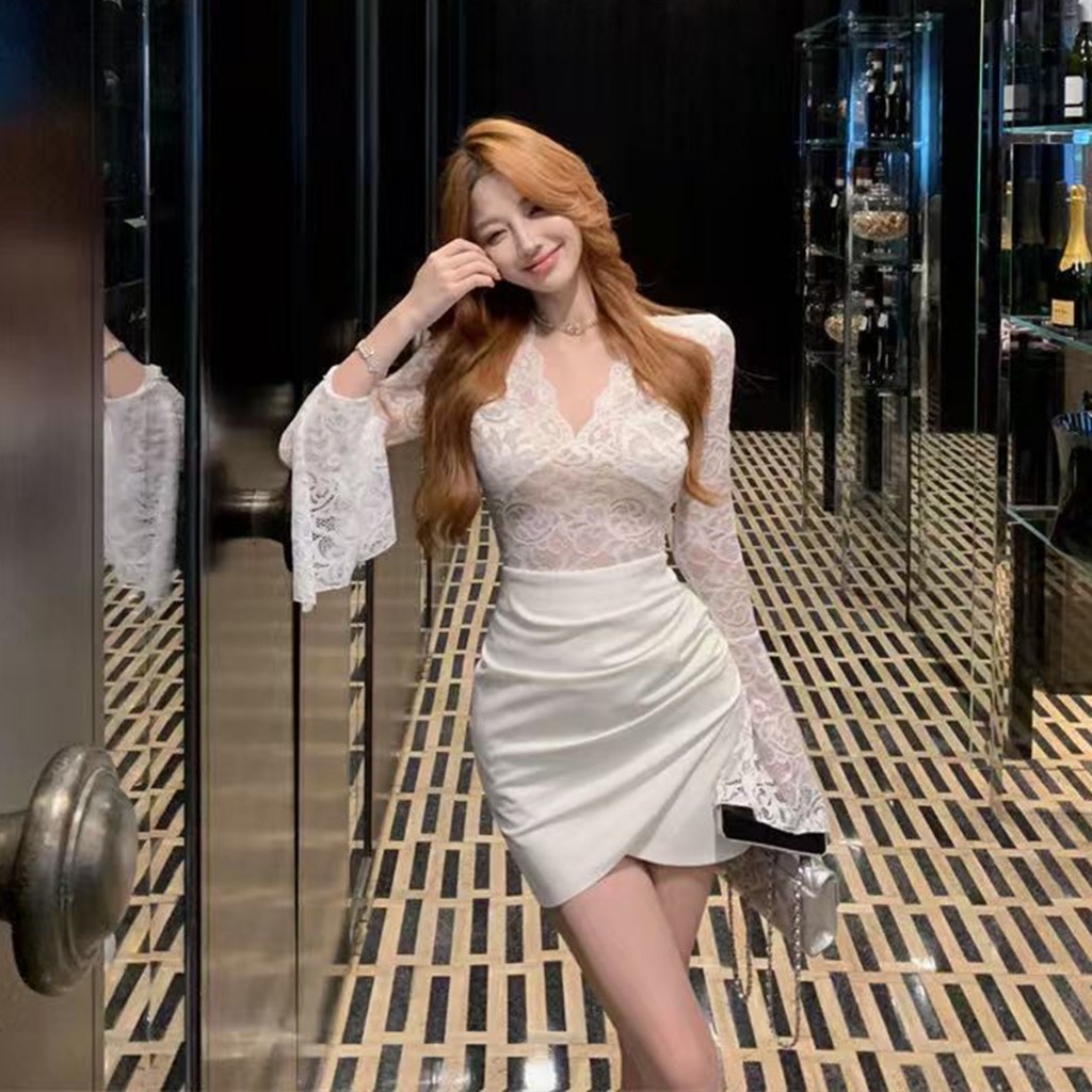 เสื้อแขนยาว เสื้อลูกไม้ หน้าวี เซ็กซี่ รัดรูป ทรงสวยมาก