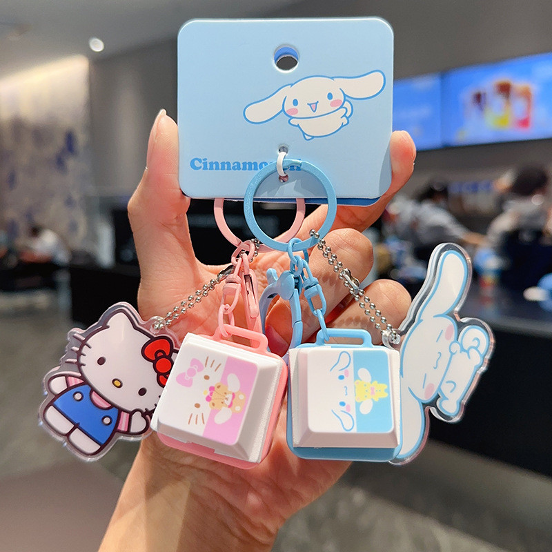 พวงกุญแจขนาดเล็กปุ่มเสียง Sanrio ของแท้/การ์ตูน HelloKitty Kuromi จี้ตุ๊กตา