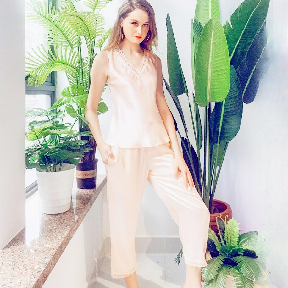 อยากเป็น ผ้าไหมชุดใส่ในบ้านชุดกางเกงขายาวและเสื้อแขนกุดคอเต่าลูกไม้ญี่ปุ่นเรียบคุณภาพสูง BDS11