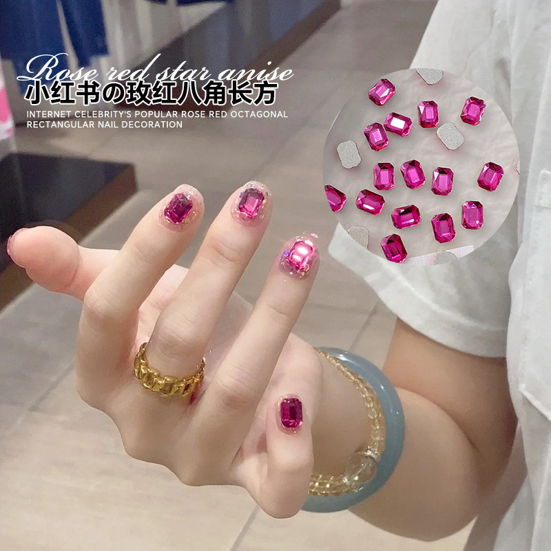 50 ชิ้นชุด Rose สีแดงยาวแปดเหลี่ยมด้านล่างแบนเล็บ Diamonds Influencer ขายร้อนไวท์เทนนิ่งรูปพิเศษ Sugar Cube เล็บเพชร DIY Monic