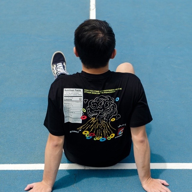 PEOPLE OF HAPPINESS - Bfast Game Tee (สีดํา) - เสื้อยืด - เชื่อมต่อกัน