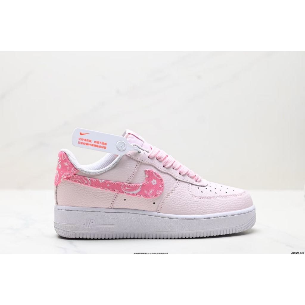 รองเท้าNike Air Force 1 07 LX อเนกประสงค์สำหรับสวมใส่ในวันพักผ่อน
