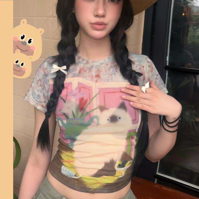 🎀bearbra🎀เสื้อยืดผู้หญิง/แขนสั้นรอบคอ สีพื้น ผ้านิ่มสวมใส่สบาย เสื้อยืดแขนสั้นตาข่ายสําหรับผู้หญิง พิมพ์แมว เสื้อครอปทรงบาง