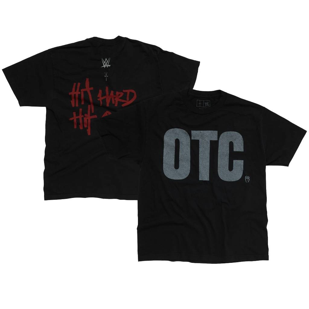 CJ x WWE OTC เสื้อยืดสีดําสําหรับผู้ชาย (รัชกาลอันโรมัน)