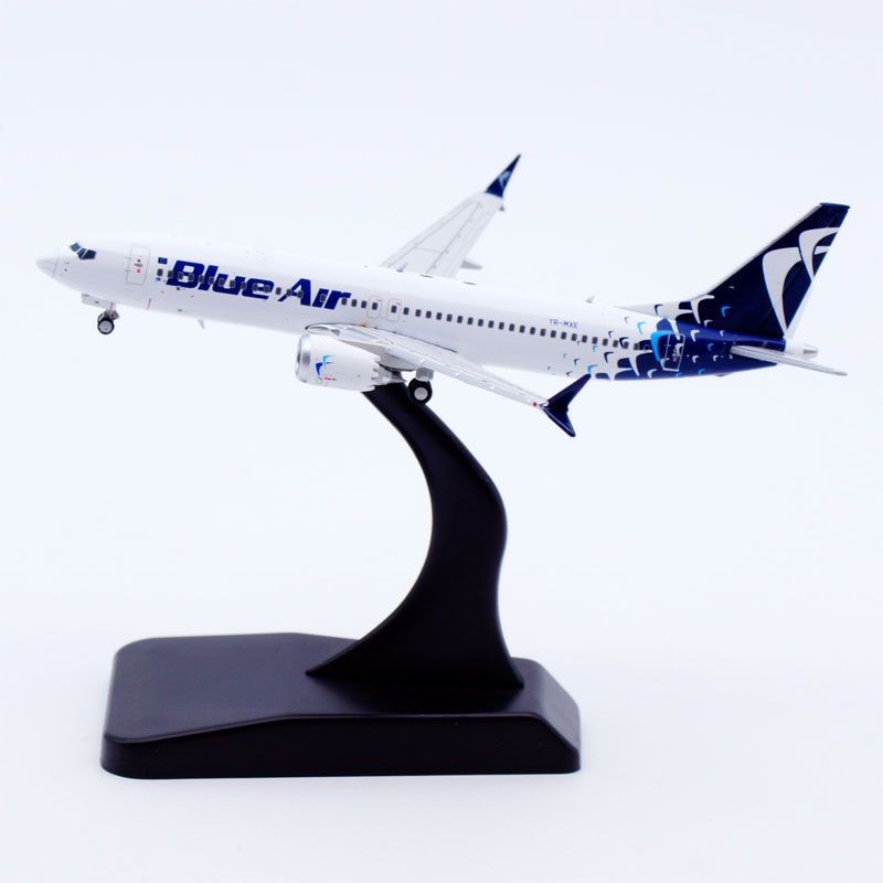 1: 400 JC Wings Alloy Airliner รุ่น Blue Air โบอิ้ง B737 MAX8 YR-MXE