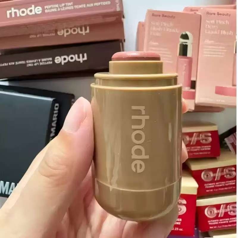 Rhode hailey skin บลัชออนลูกหมู/กระ 5.3g เดทเค้กพลัม