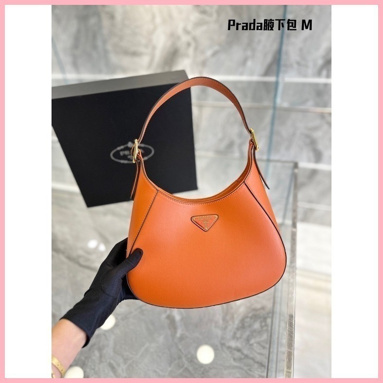 [คุณภาพดีที่สุด] การปล่อยคลาสสิก < ครั้งความหมาย} cleo Small Underarm Bag ที่มี Been Again