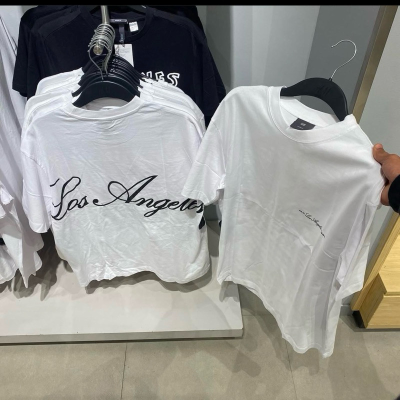 เสื้อยืดทรงหลวมสไตล์ H&M สำหรับผู้ชาย