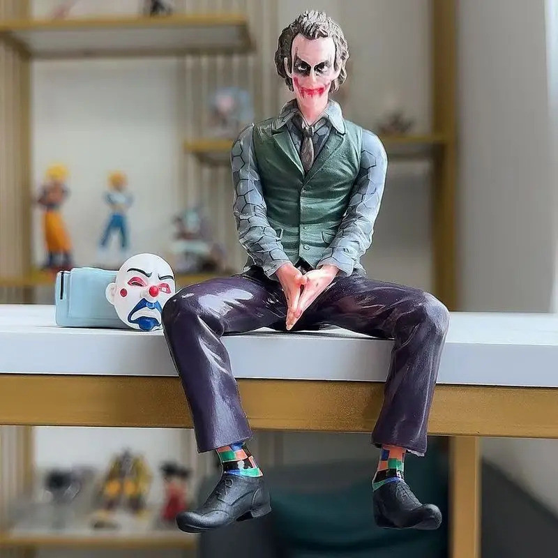 16cm Joker Heath Ledger Action Figure Sitting Green Suit Handheld Joker Mask Doll Desktop Decoration