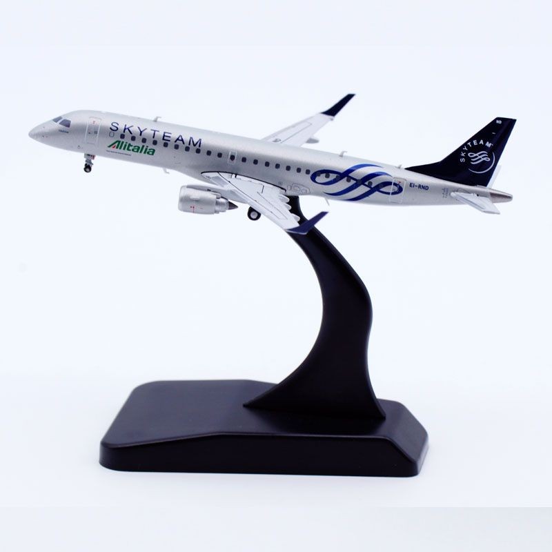 1: 400 JCWing Alloy Airliner รุ่นอิตาลี ERJ-190STD EI-RND