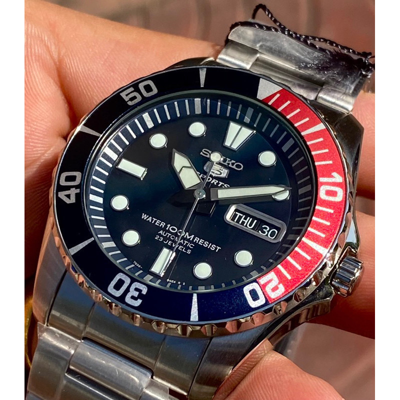 ข้อมือSeiko Submariner Pepsi Automatic Diver’s 100M SNZF15K1
