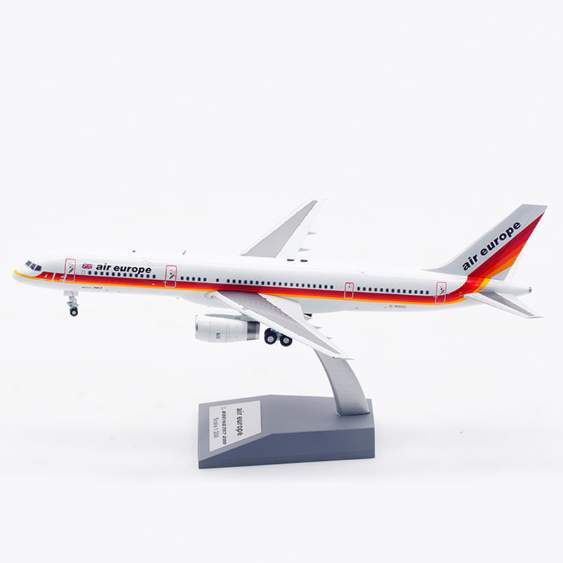 Inflight 1: 200 เครื่องบินรุ่นโลหะผสม Europa Airlines โบอิ้ง B757-200 G-BNSD