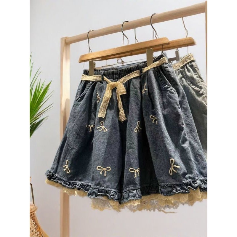 M-5XL กางเกงขาสั้นขนาดใหญ่ผู้หญิงไขมัน mm150kg Mori สไตล์ a-Line Slimmer ดูกางเกงขาสั้นลูกไม้ Laced-