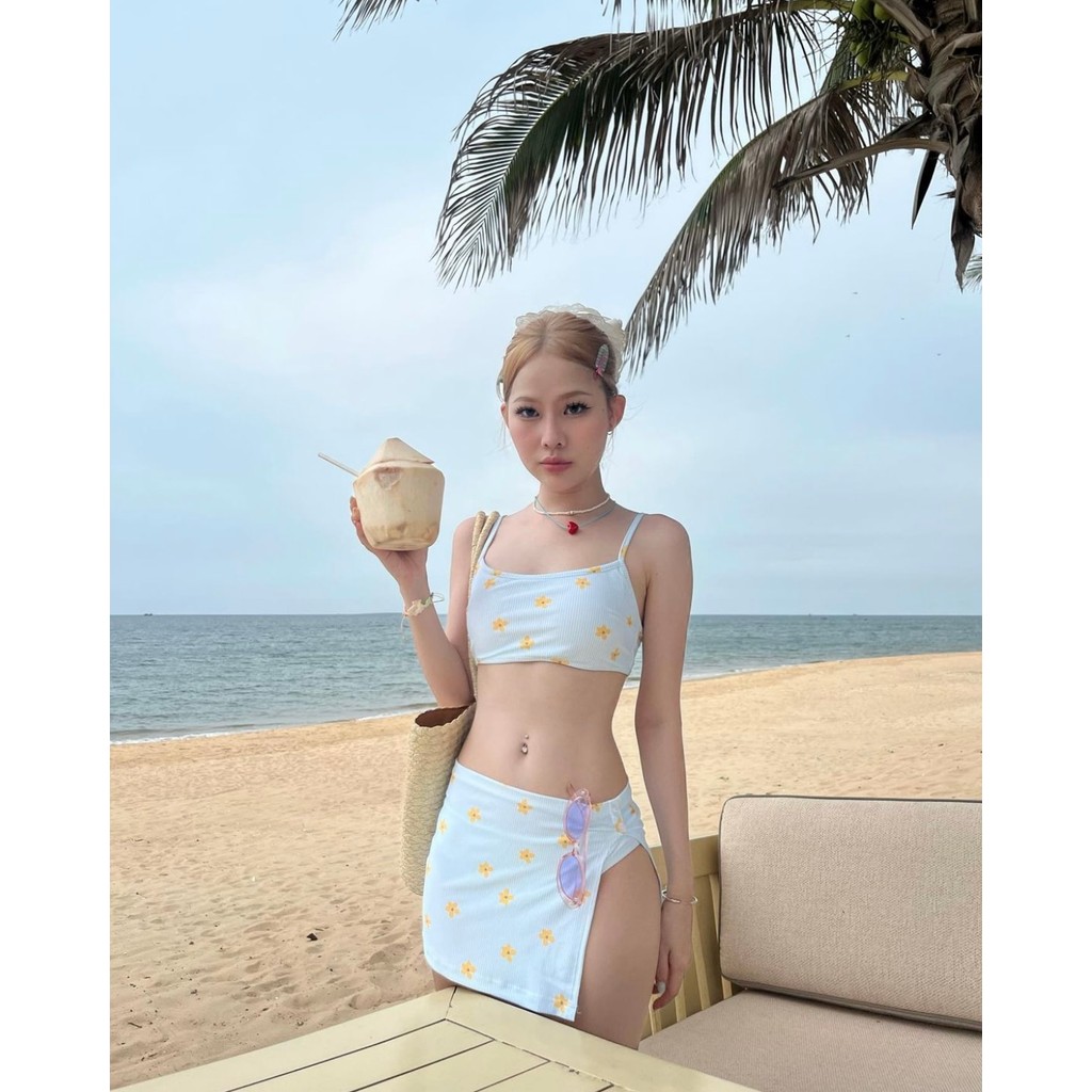Gwenny M-XL สไตล์เกาหลีเซ็กซี่แฟชั่นเอวสูงลายน่ารักวันหยุดท่องเที่ยวชุดว่ายน้ําสตรี