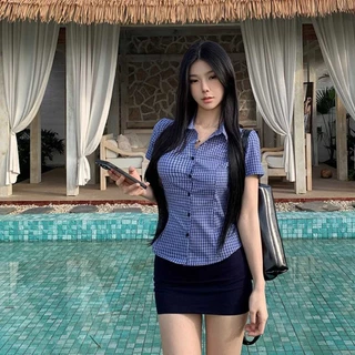 เสื้อเชิ้ตหญิงลายตาราง เอวเข้ารูป ดูดีทุกมุม