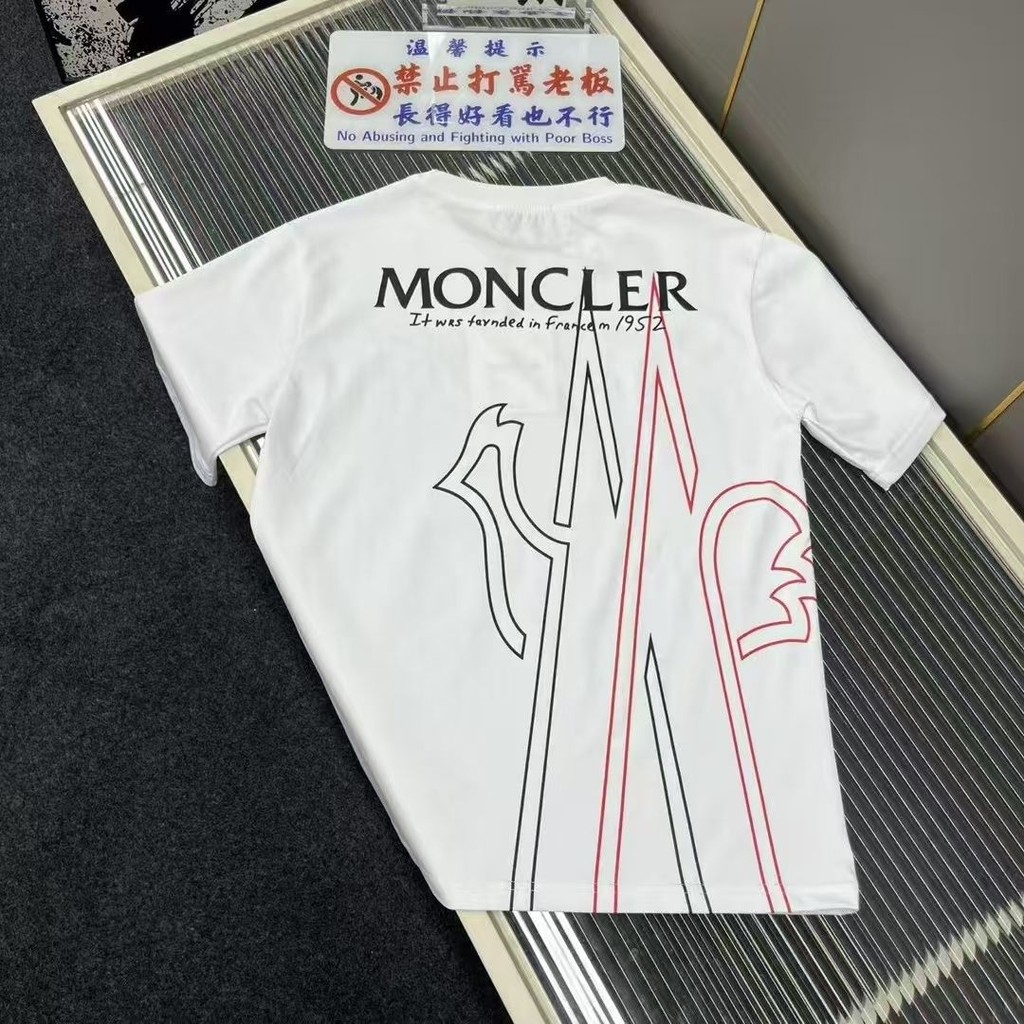Monc * Ers เสื้อยืดแขนสั้นลําลองผู้หญิงพิมพ์ลายคู่พิมพ์รอบคอสไตล์เดียวกันหลวมทั้งหมด @-