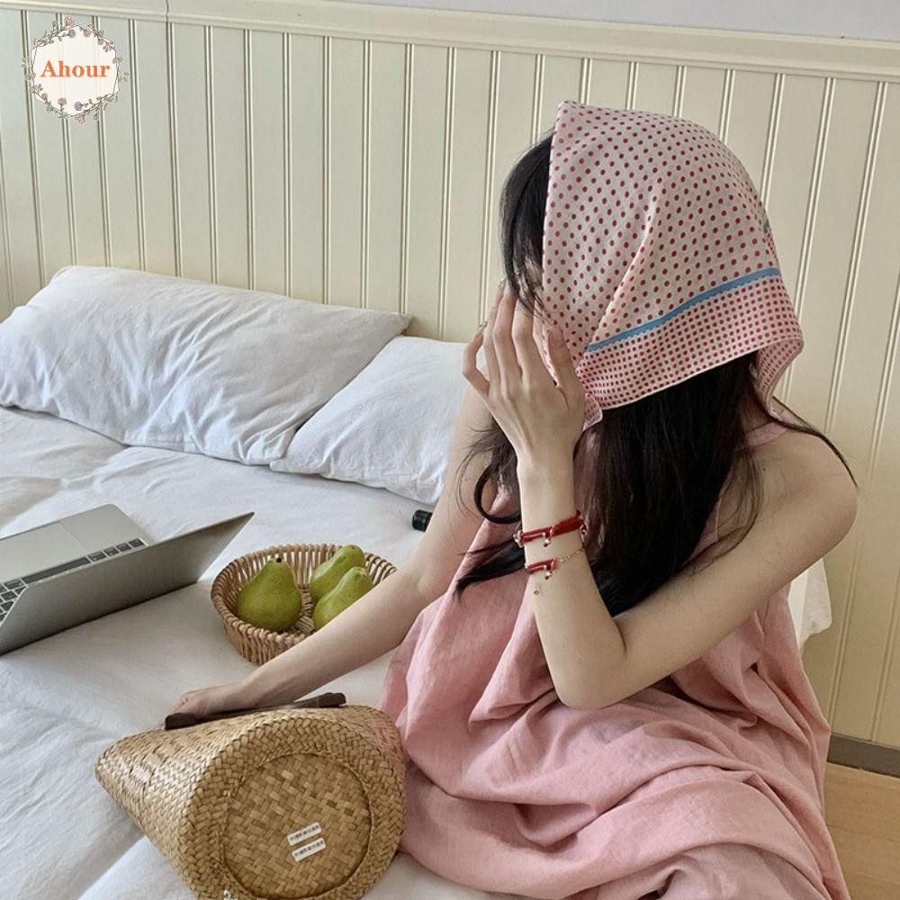 อาโอร์ ผ้าพันคอสี่เหลี่ยมเล็กๆ สไตล์เกาหลี คล้องคอ ลายจุด พิมพ์ผ้าพันคอ เสื้อผ้าหวาน อุปกรณ์ห่อหัว ไหมทุกวัน
