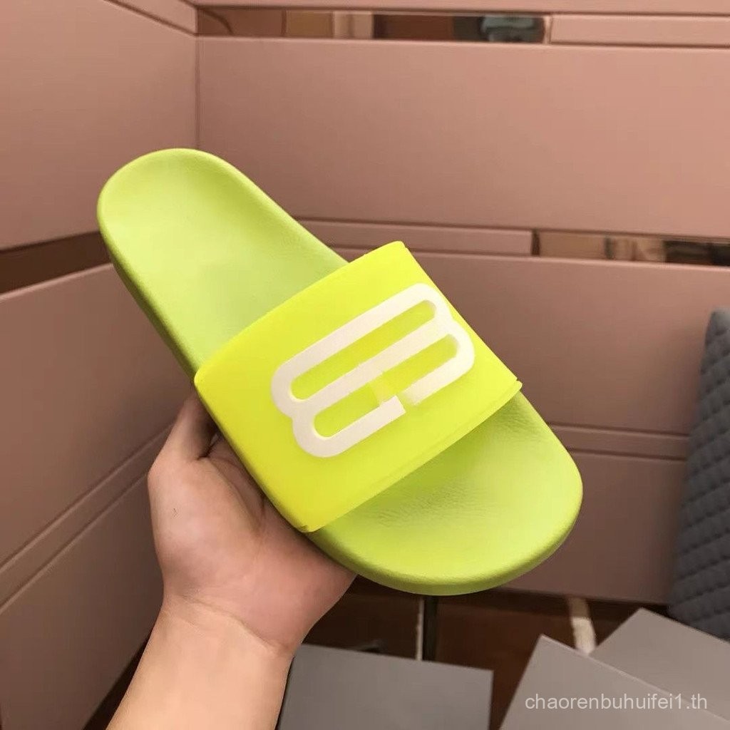 2025 รองเท้าแตะชายและหญิงใหม่สำหรับคู่รัก รองเท้าแตะยางกลางแจ้งแบบ Double B