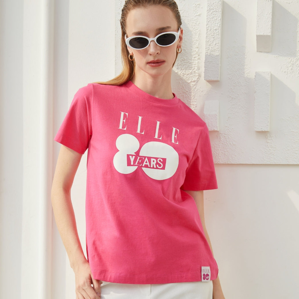 ELLE เสื้อยืด ผ้า COTTON แขนสั้น ทรง BASIC ลายกราฟฟิค LIMITED EDITION  80 YEARS รุ่น W3K720