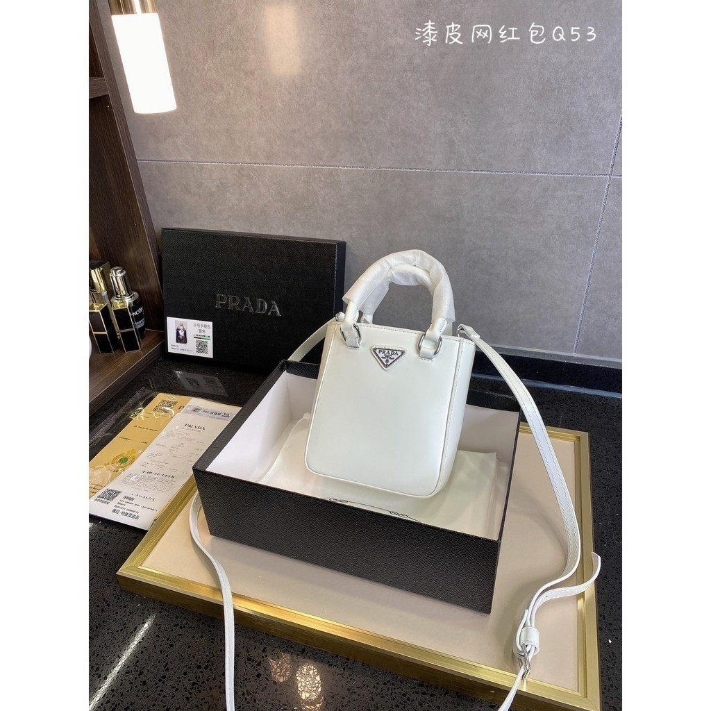 Classic triangle women Begs leather 5 สี mini handbegs + กล่องบรรจุฟรี (el105-0)