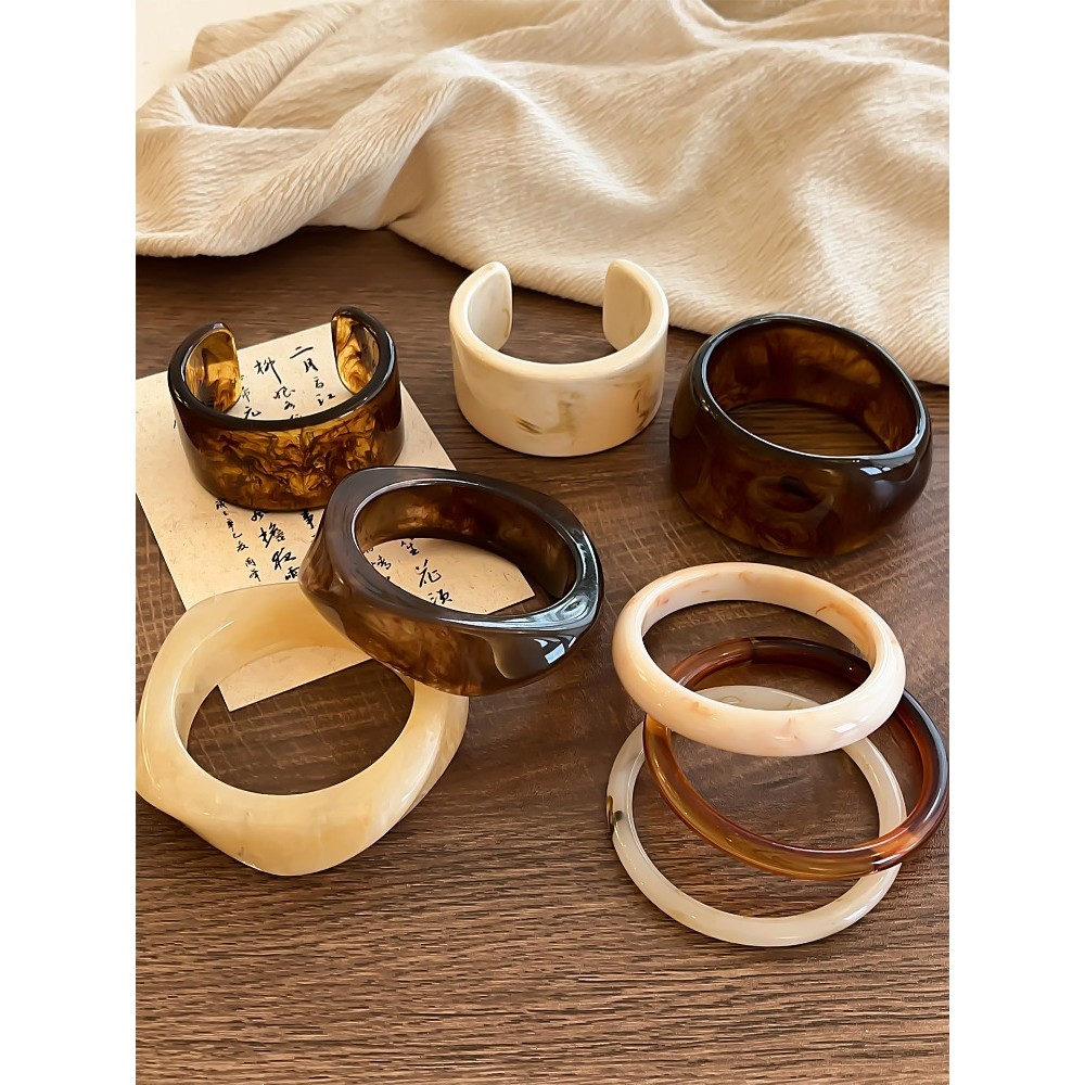 ใหม่จีนย้อนยุคกว้าง-ขอบสร้อยข้อมือหญิงอะคริลิผิดปกติ