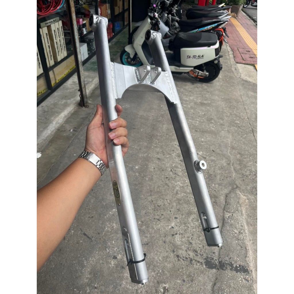 สวิงอามDKT Exciter ยืด1 ทรงไข่ ดำคลองเตยแท้ มีแบบเจาะกับไม่เจาะDKT