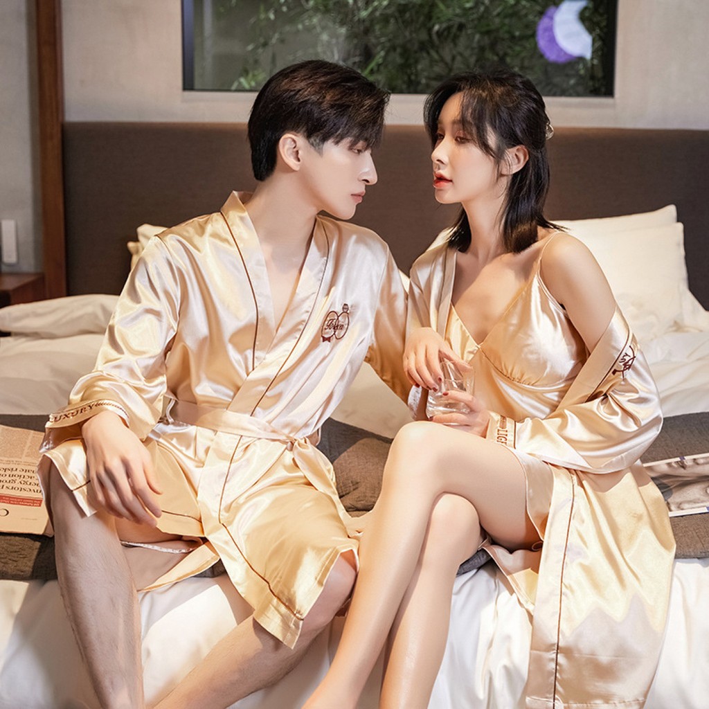 ฤดูใบไม้ผลิและฤดูใบไม้ร่วงงานแต่งงานโลหะเซ็กซี่defession Nightgown Ice Silk Newwed Red Weddingแขนยาว