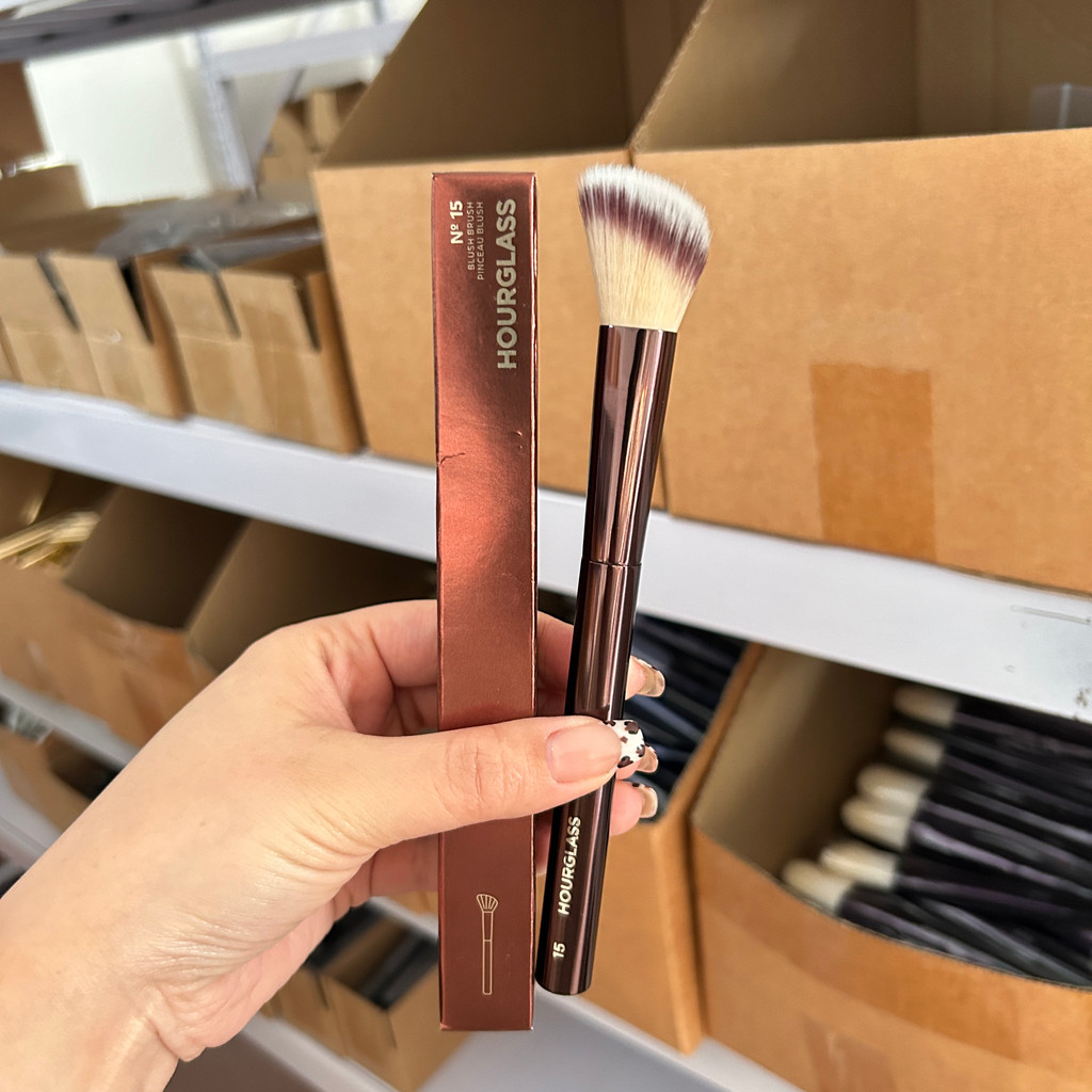 Hourglass Hourglass Blush Brush N.15 แปรงแต่งหน้า Blush Brush Contour Brush Bevel Dot Color Brush