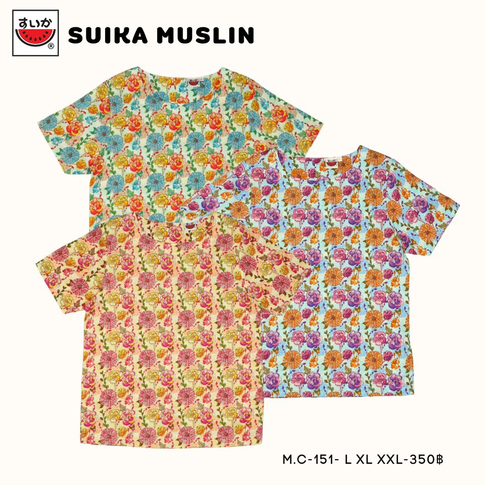 เสื้อแตงโม (SUIKA) - เสื้อผ้าป่านมัสลิน คอปาดกระดุมหลัง 3 เม็ด แขนสั้น ลายดอกไม้กราฟฟิก (M.C-151)