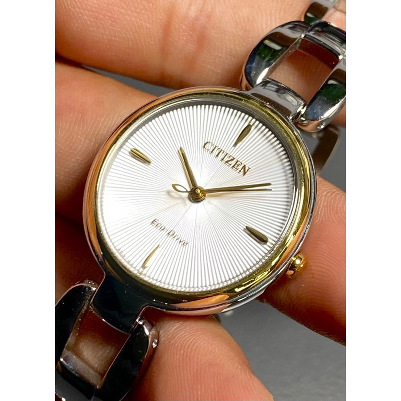 ข้อมือ Citizen Eco-Drive EM0424-88A