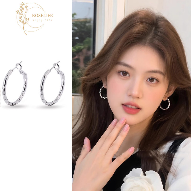 Roselife เกาหลี Minimalist S925 เงิน Shining Tiny Sequins วงกลม Hoop ต่างหูสำหรับผู้หญิง