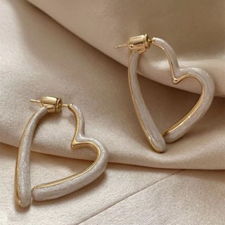 2023 new style Chao Xianlian online celebrity white dripping glaze love earrings foreign style minority design temperament earrings for women