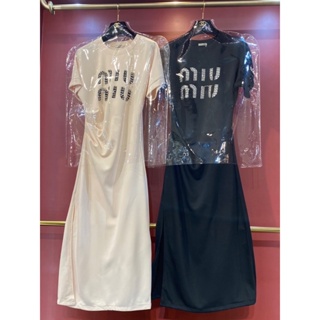 2สี ♥ เช็คสินค้าก่อนสั่ง MIU MIU CRYSTAL COTTON DRESS เดรสยาว เดรส ผ้าคอตตอต เข้ารูปช่วงเอว ปักคริสตัล มิวมิว