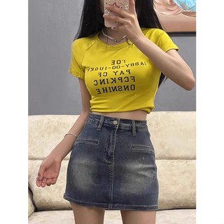 เสื้อยืด ผ้าฝ้าย พิมพ์ลายตัวอักษร สีเหลือง ทรงหลวม สไตล์เกาหลี เซ็กซี่ เข้ารูป สีพื้น แบบเรียบง่าย แฟชั่นฤดูร้อน สําหรับผู้หญิง