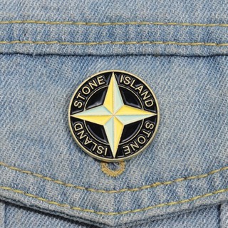 STONE ISLAND เข็มกลัดโลหะ รูปโลโก้หิน แฟชั่นสร้างสรรค์ อุปกรณ์เสริม สําหรับเพื่อน