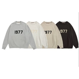 เสื้อกันหนาว คอกลม ผ้าฝ้ายแท้ พิมพ์ลาย FEAR OF GOD Essentials 1977 ดิจิทัล สไตล์มินิมอล สําหรับผู้ชาย และผู้หญิง 2023