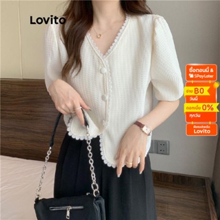 Lovito เสื้อเบลาส์ลำลองสีพื้นมีกระดุมหน้า สำหรับสตรี LNA04042 (สีขาว)