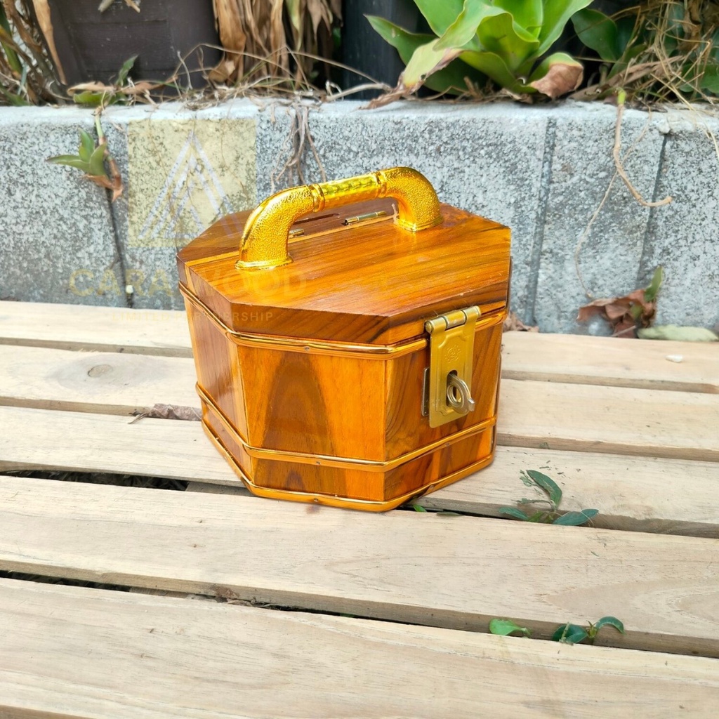 CR.W ถังออมสินไม้สัก ถังใส่เงิน ทรงแปดเหลี่ยม ไซศ์ เล็ก ขนาด 15.5*15.5*12 ซม. piggy bank