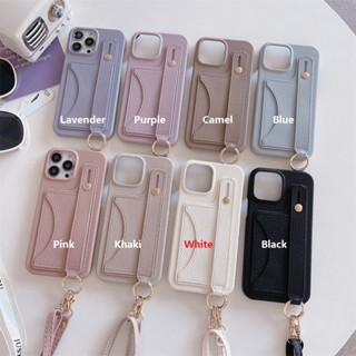 เคสโทรศัพท์มือถือหนัง พร้อมสายคล้องข้อมือ และช่องใส่บัตร หรูหรา สําหรับ iPhone 14 Pro Max 14Plus 13 12 11