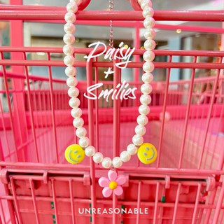 สร้อยมุกแก้ว ขนาด 10 mm. แต่งด้วย Rubber Daisy &amp; Rubber Smiley UA0893-01 Unreasonable Accessories