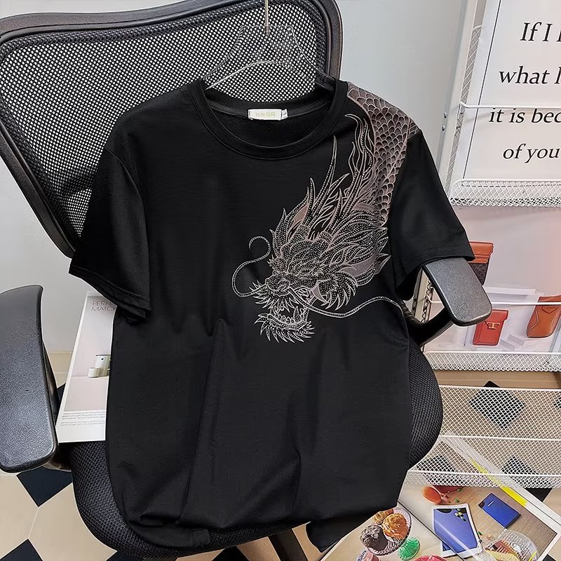 ฤดูร้อน Over-the-Shoulder Dragon Hot-Diamond พิมพ์แขนสั้นผู้ชายผู้ชายผู้หญิงสไตล์เดียวกันแฟชั่นหลวมสบายๆเสื้อยืด M-2XL