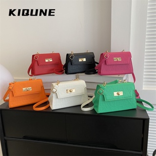 KIQUNE  กระเป๋าผู้หญิงสะพายข้าง กระเป๋าสะพาย ข้าง 2023 NEW   Chic Trendy สบาย Korean Style L91T119U 37Z230910