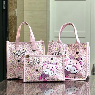 กระเป๋าหิ้ว HelloKitty  กระเป๋าเครื่องสำอางแบบพกพา  กระเป๋าเบนโตะแบบพกพา  ถุงอาหารกลางวัน  กระเป๋าปิคนิค  ถุงเก็บกล่องอาหารกลางวัน  กระเป๋าเก็บสินค้า  กระเป๋า Canvas Bentoกระเป๋าถือ กระเป๋าใส่กล่องอาหารกลางวัน ผ้าแคนวาส ลายเฮลโลคิตตี้ แบบพกพา สําหรับใส่กล