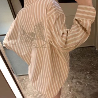 1TEM CEL 23 autumn and winter new milk tea striped shirt womens back carriage logo decoration design fashion all-Match Girl