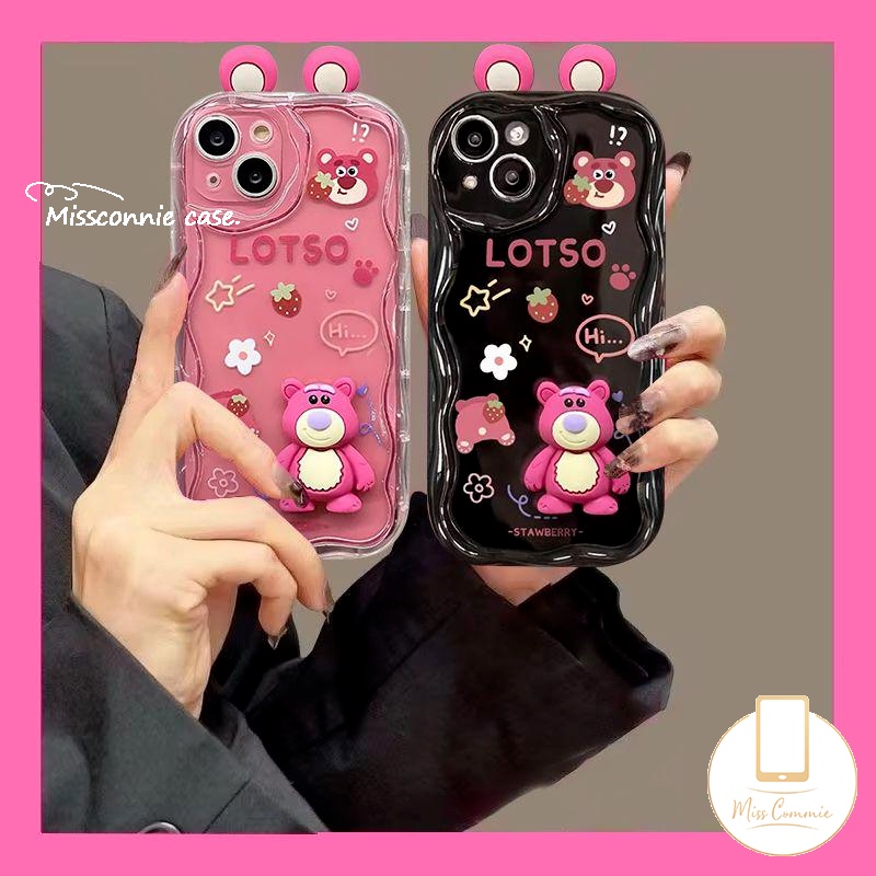 เคสโทรศัพท์มือถือ ขอบโค้ง ลายตุ๊กตาหมี สตรอเบอร์รี่ 3D แฟชั่น สําหรับ IPhone 11 15 XR 7 6S 6 8 15 Plus X 13 14 12 Pro MAX XS MAX 15 SE 2020