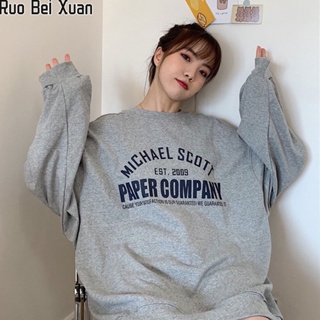 Ruo Bei Xuan ใหม่ของผู้หญิงเวอร์ชั่นเกาหลีหลวมเสื้อสเวตเตอร์ยาวปานกลางบางส่วนแขนยาวคอกลมพิมพ์ตัวอักษรด้านบน