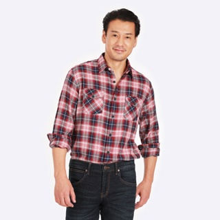 WRANGLER เสื้อเชิ้ตแขนยาวผู้ชาย ทรง REGULAR รุ่น WR S123MSHLS26 สีแดง