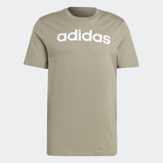 adidas ไลฟ์สไตล์ เสื้อยืดผ้าซิงเกิลเจอร์ซีย์ปักโลโก้แนวนอน Essentials ผู้ชาย สีเขียว IC9297